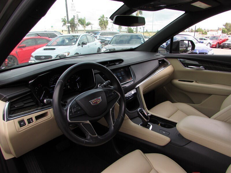 Used 2017 Cadillac XT5 FWD image 11