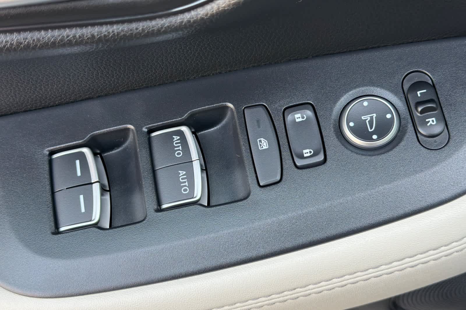 Used 2026 Honda HR-V EX-L image 15