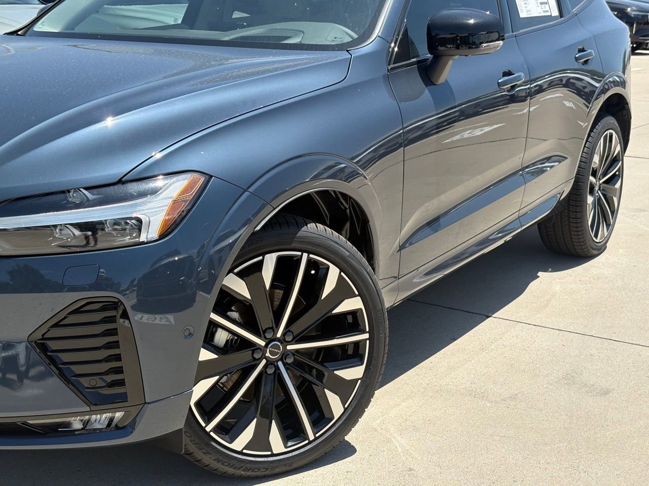 New 2026 Volvo XC60 B5 Ultra w/ Protection Package Premier image 6