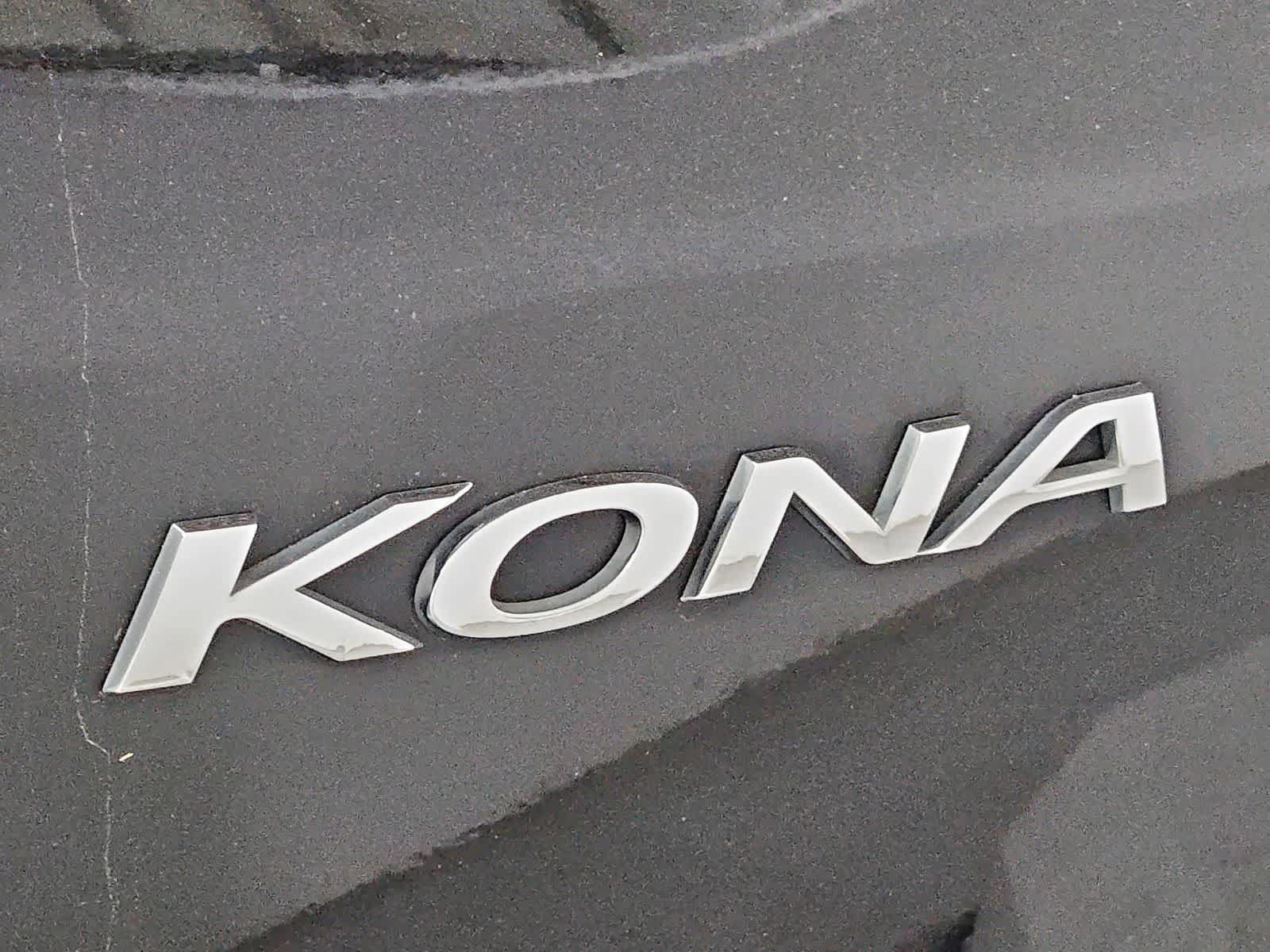 Used 2021 Hyundai Kona Limited w/ Cargo Package FWD image 12