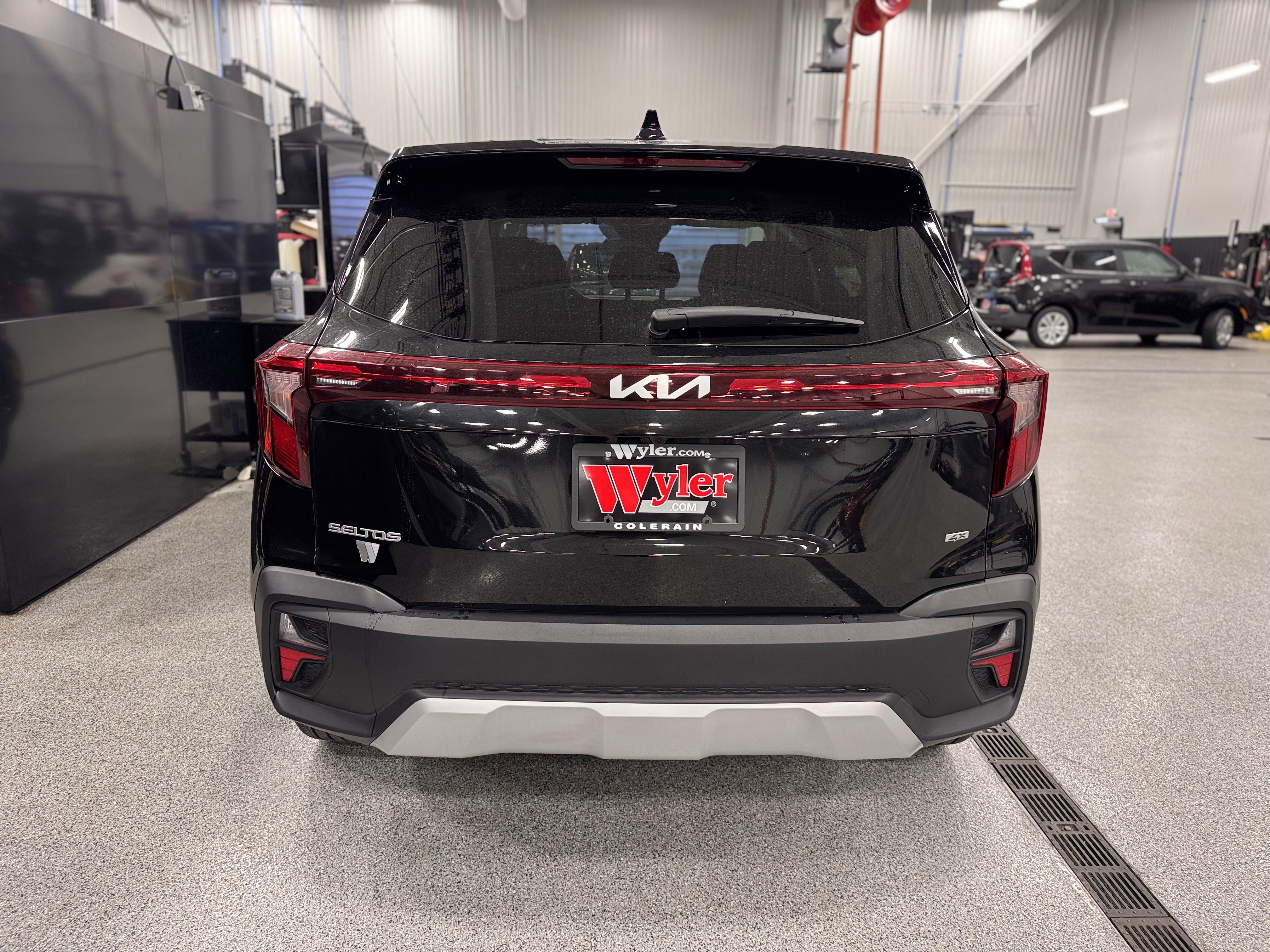 Certified 2025 Kia Seltos LX image 32