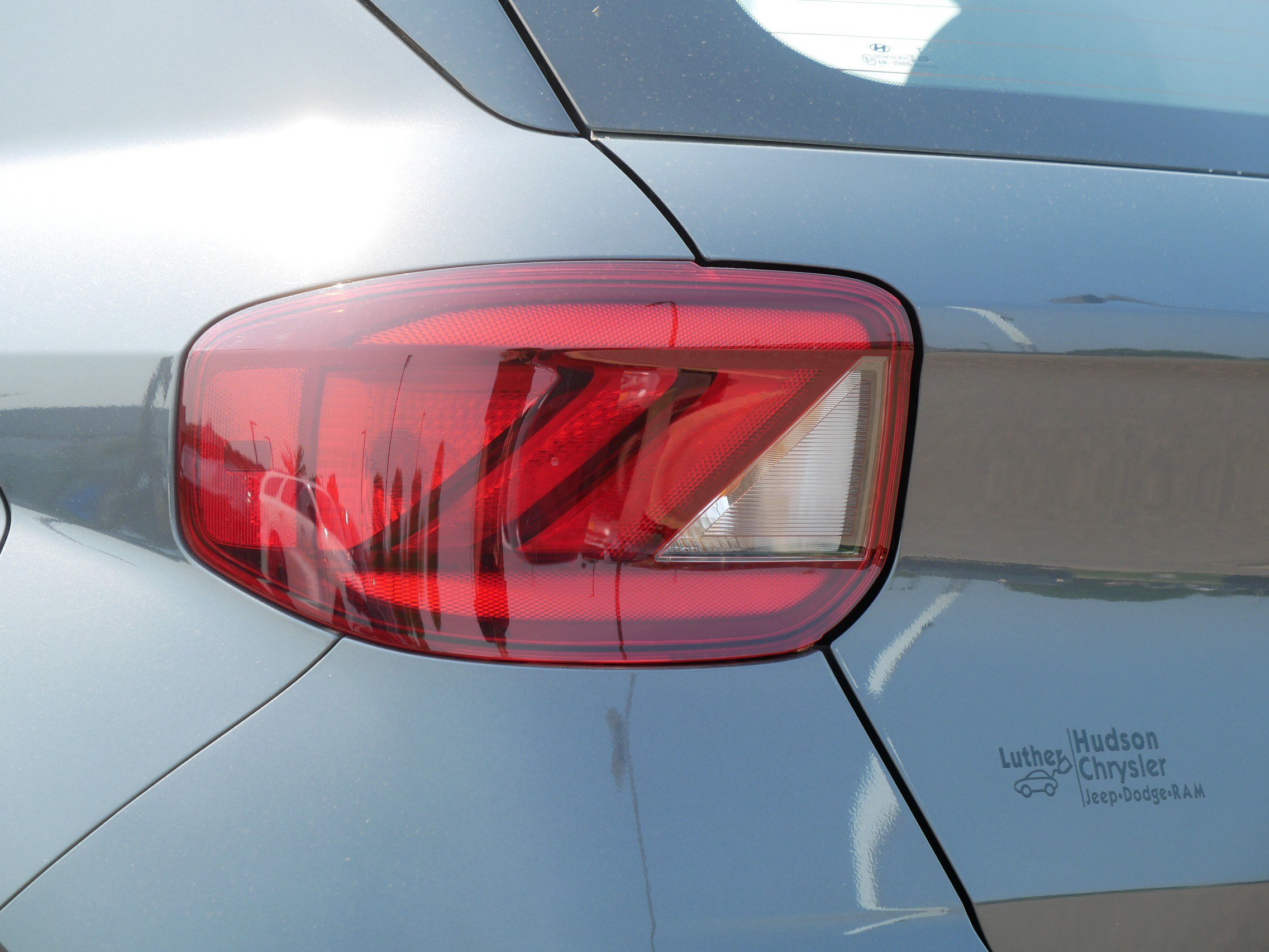 Used 2025 Hyundai Venue SEL FWD image 17