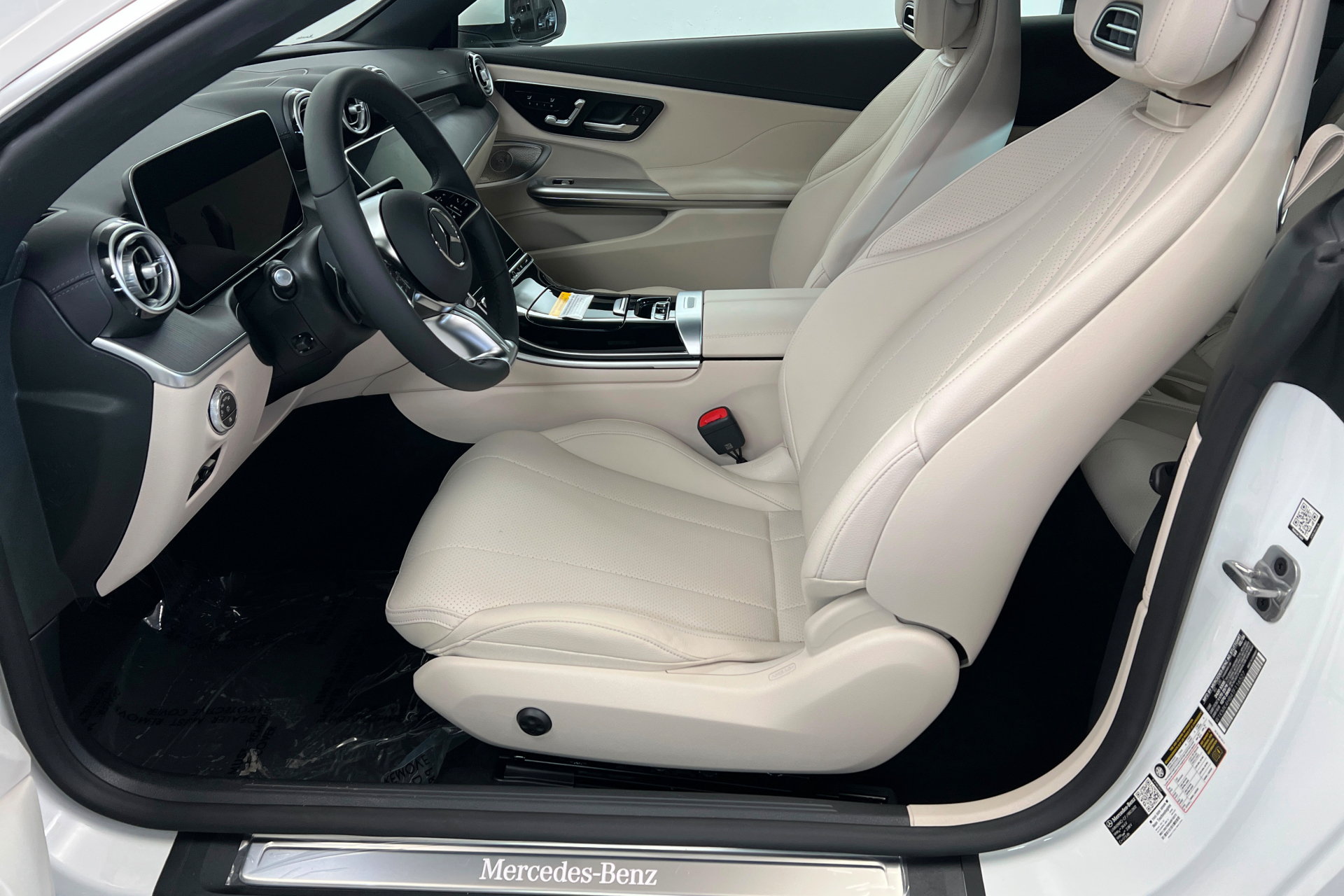New 2026 Mercedes-Benz CLE 300 4MATIC Cabriolet image 17