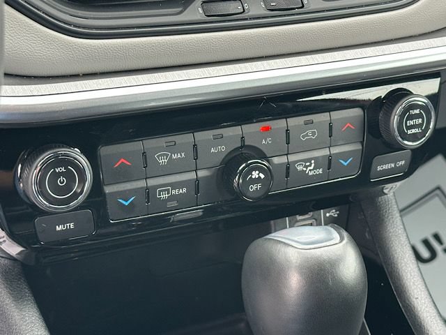 Used 2025 Jeep Compass Limited AWD/4WD image 27