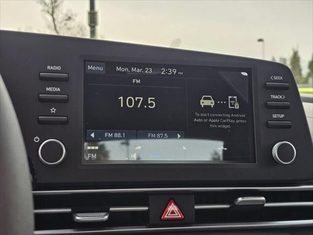 New 2026 Hyundai Elantra SE FWD image 19