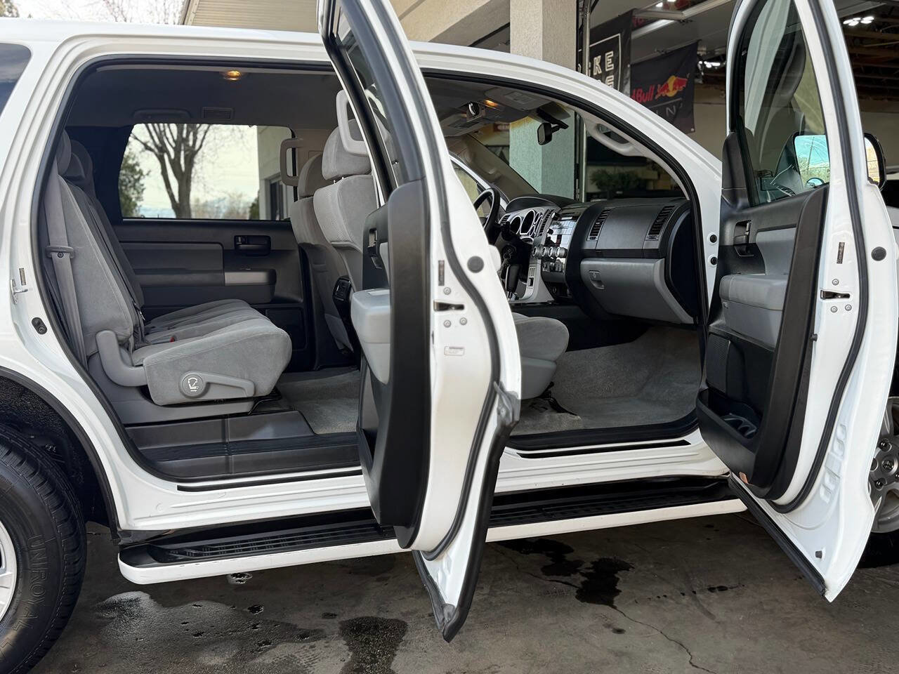 Used 2008 Toyota Sequoia SR5 image 57