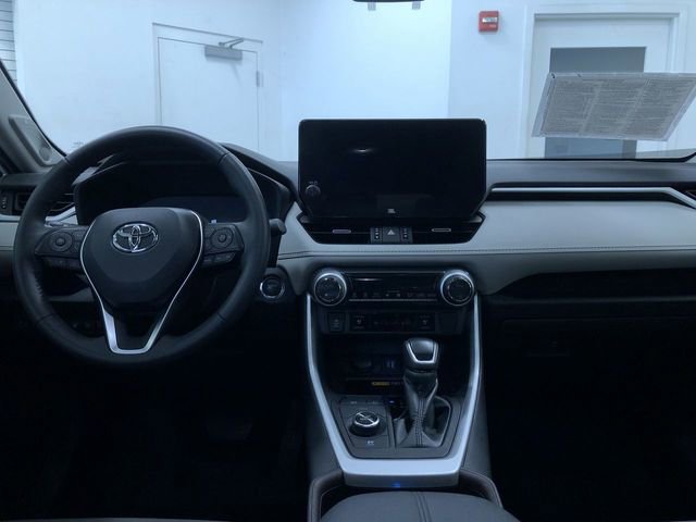 Used 2023 Toyota RAV4 Limited image 17