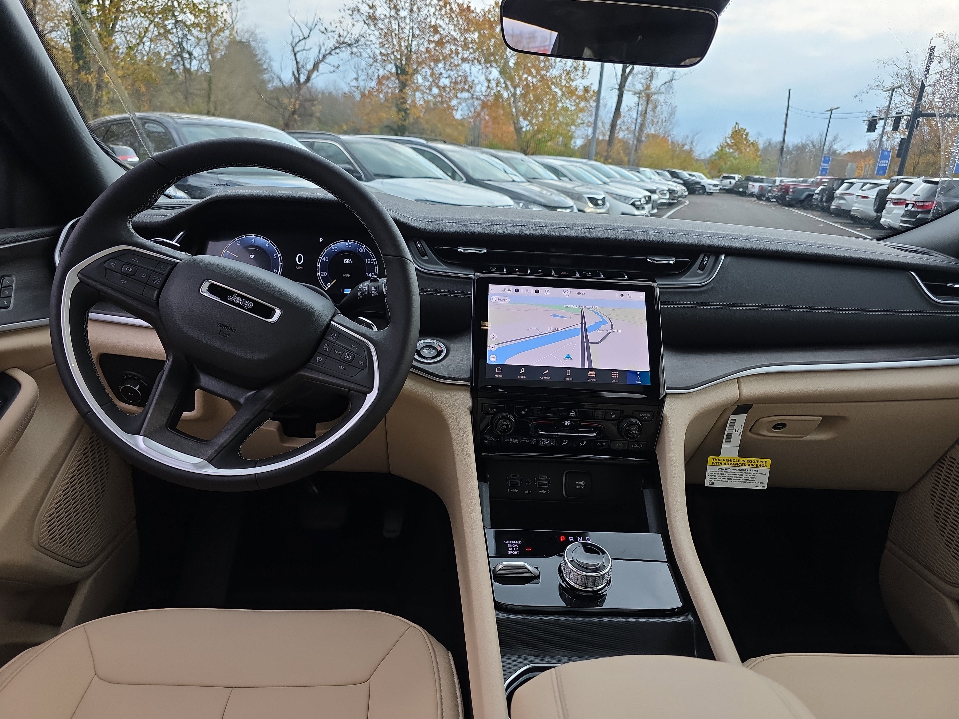 New 2025 Jeep Grand Cherokee Limited w/ Black Appearance Package image 16