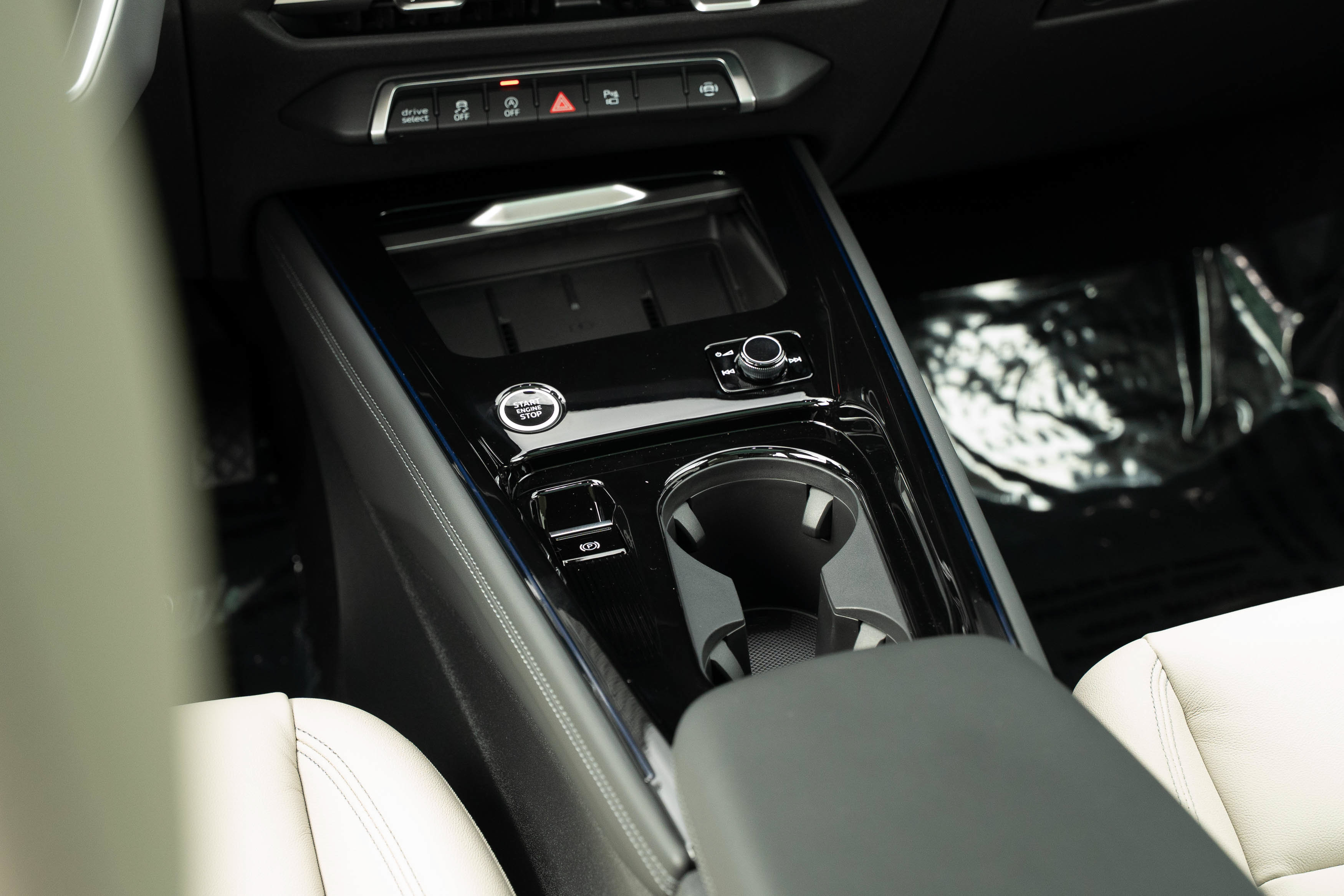 New 2026 Audi Q3 quattro 2.0T AWD/4WD image 13