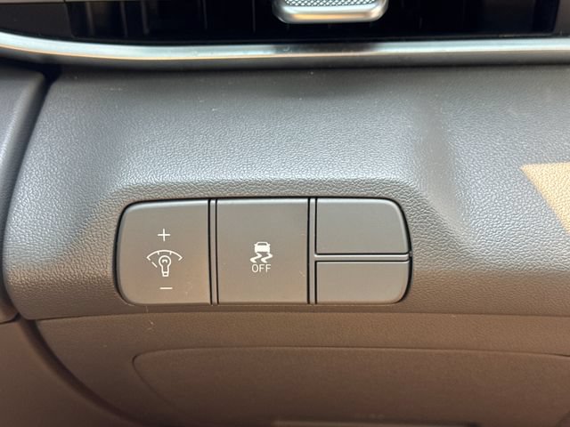 Used 2025 Hyundai Elantra Sport FWD image 23