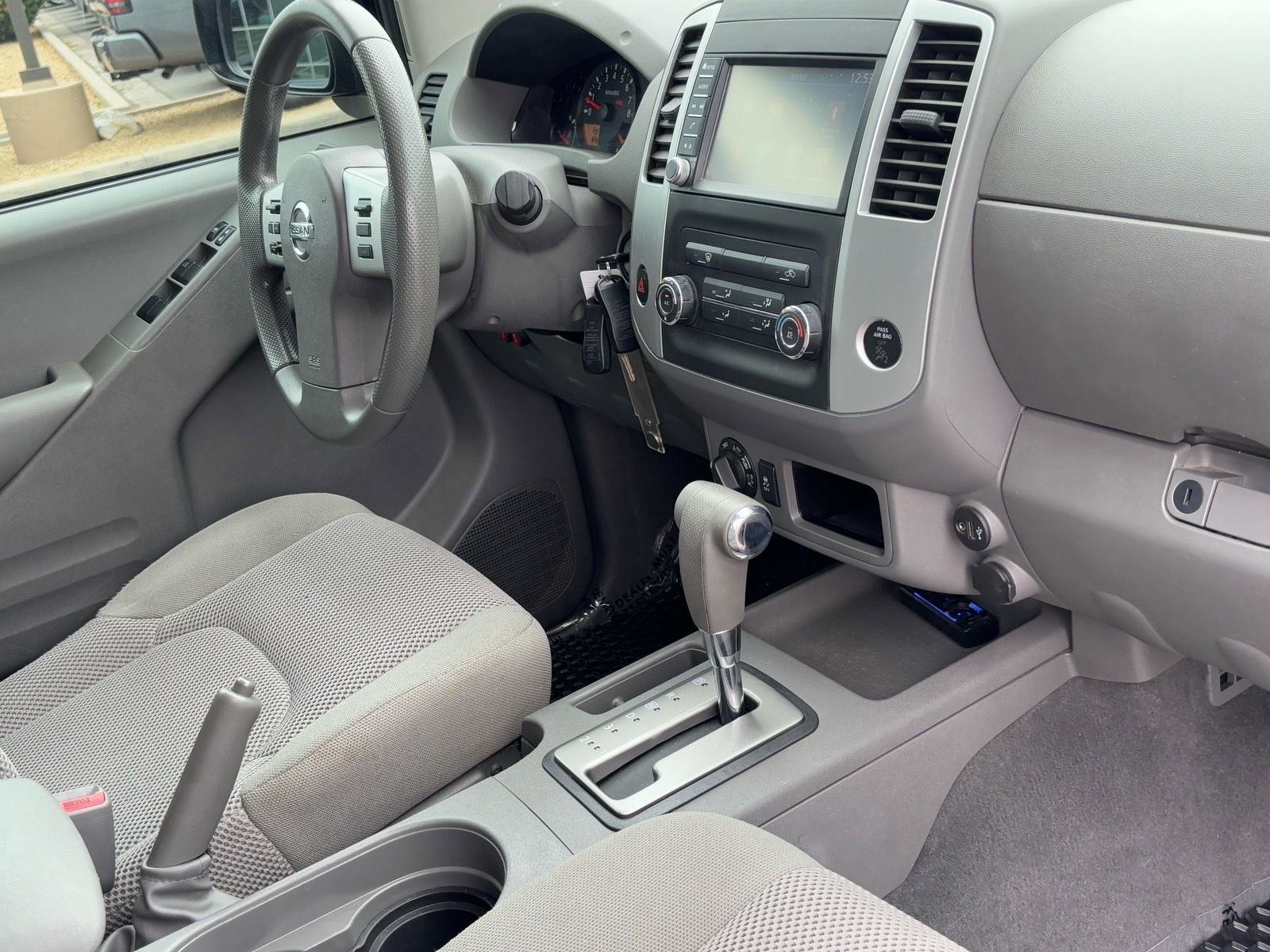 Used 2019 Nissan Frontier SV image 9