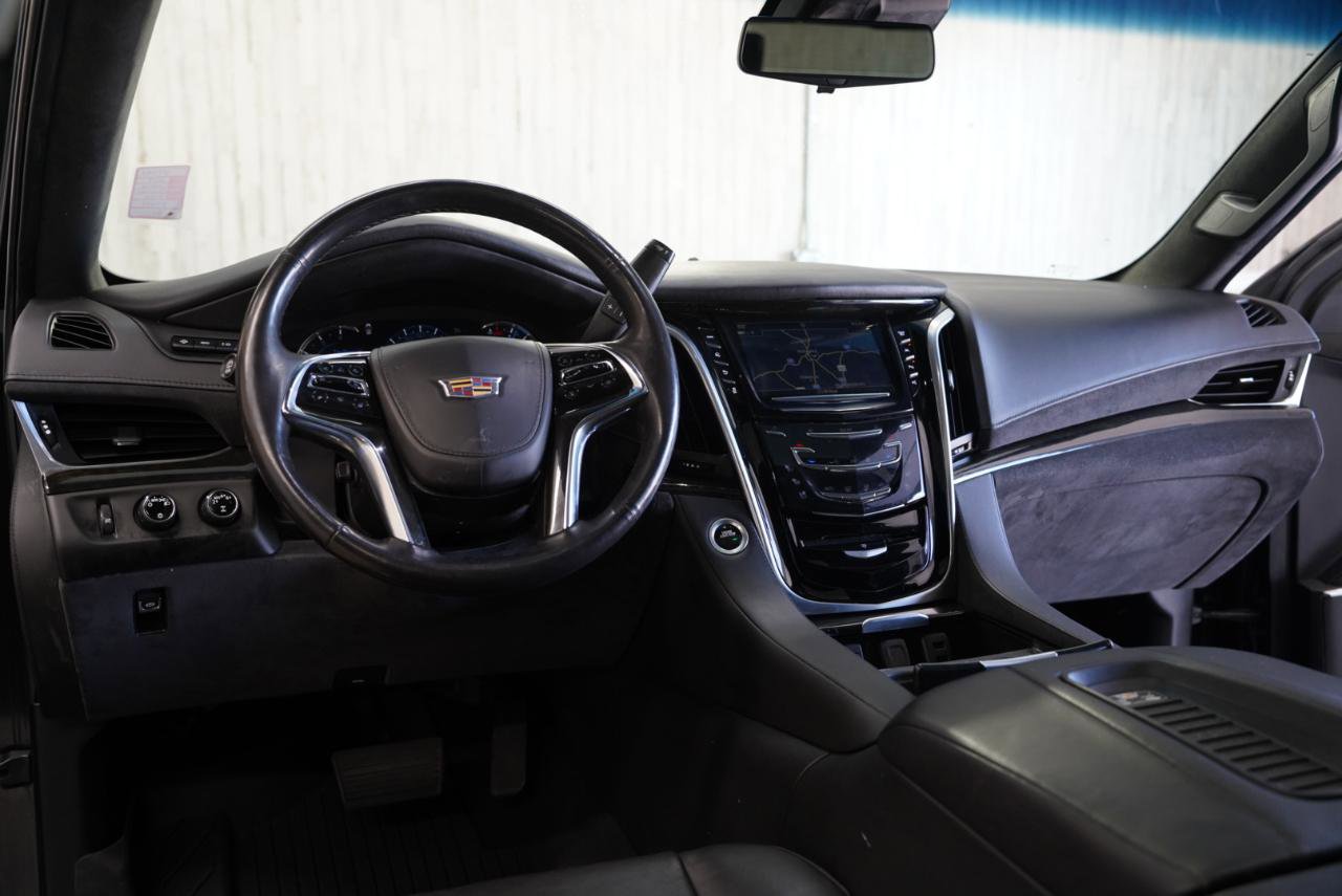 Used 2019 Cadillac Escalade ESV Platinum w/ Escalade Sport Edition image 11