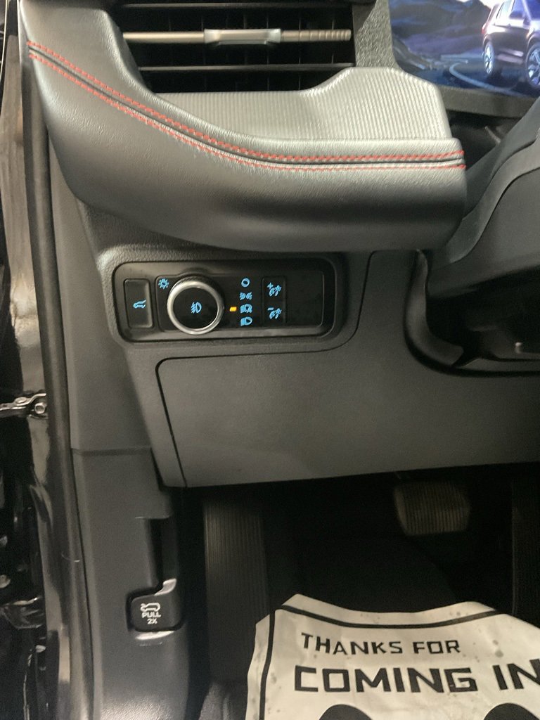 Used 2025 Ford Explorer ST-Line w/ ST-Line Street Pack image 8