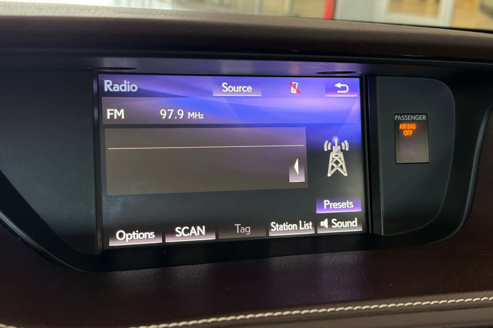 Used 2017 Lexus ES 350 w/ Luxury Package FWD image 19