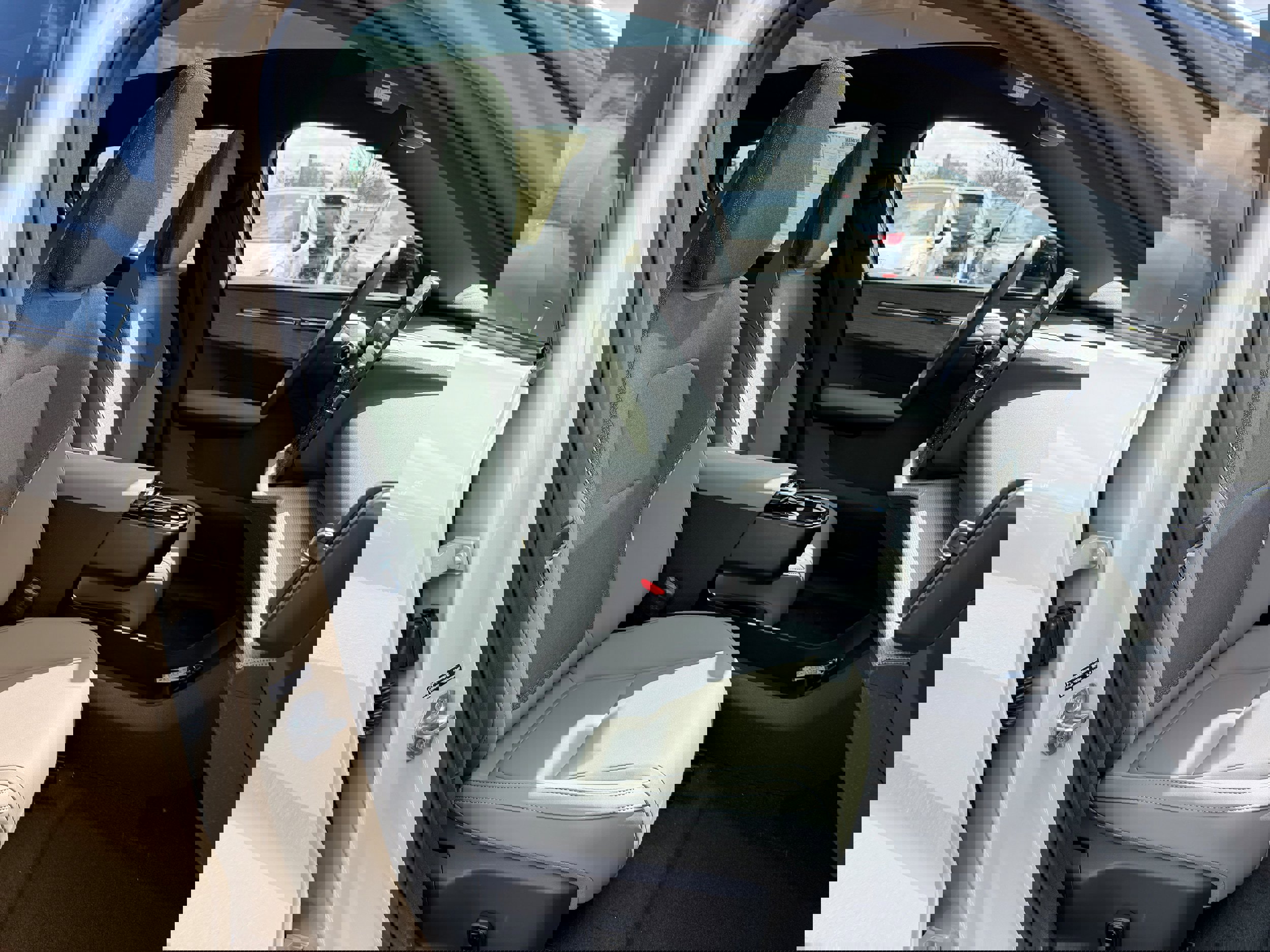 New 2026 Volvo EX30 Plus w/ Protection Package Premier image 8