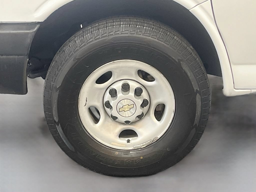Used 2024 Chevrolet Express 2500 w/ Driver Convenience Package RWD image 27