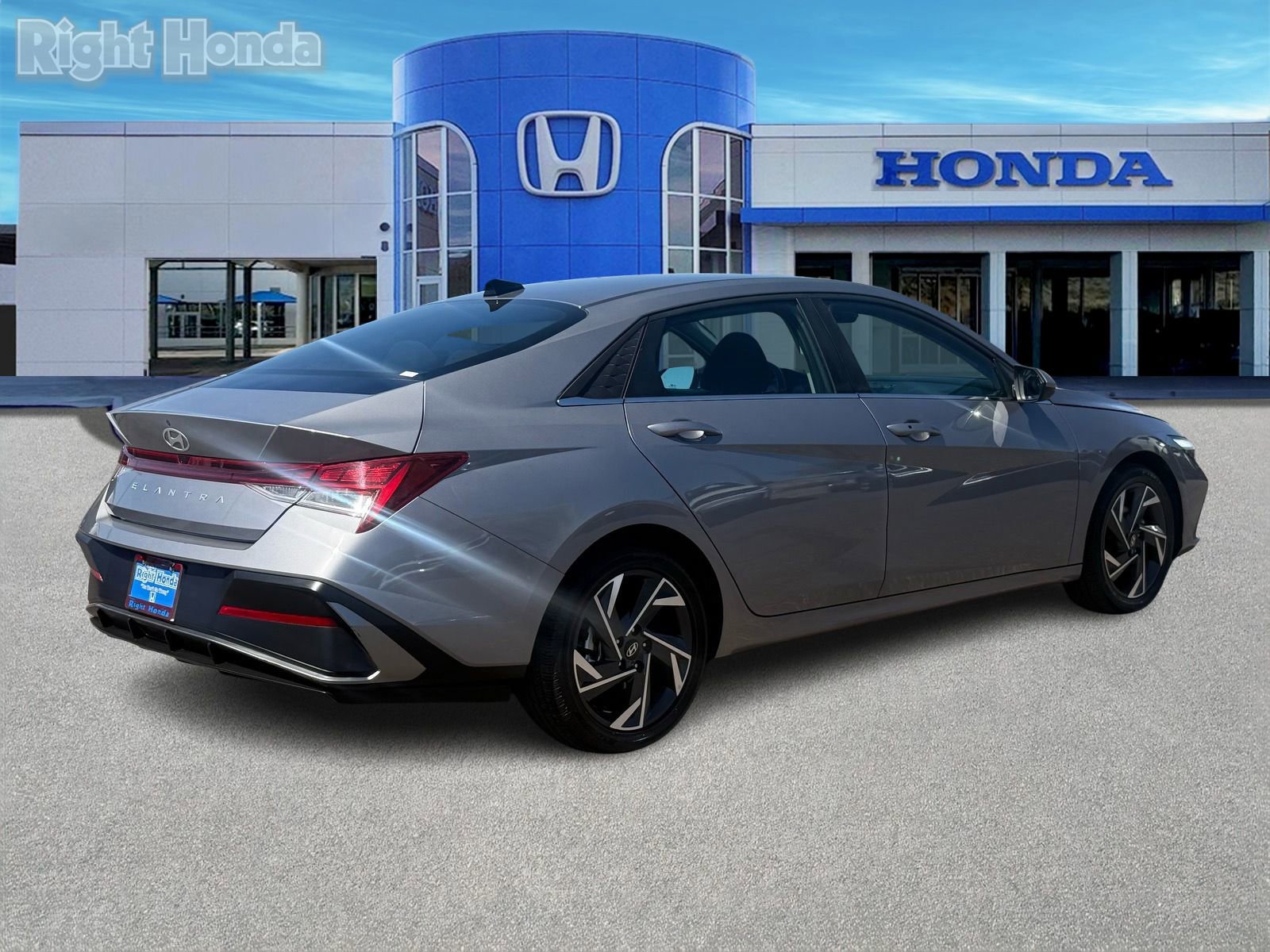 Used 2025 Hyundai Elantra SEL image 8