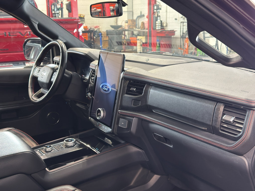 Used 2023 Ford Expedition Limited AWD/4WD image 30