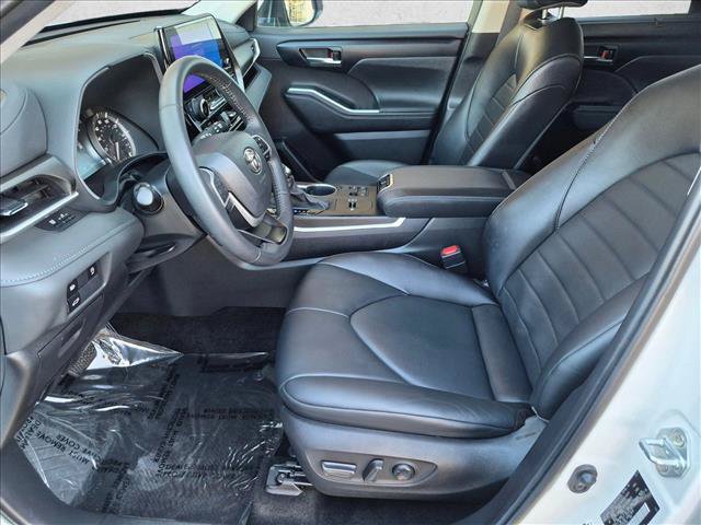 Certified 2024 Toyota Highlander XLE FWD image 15
