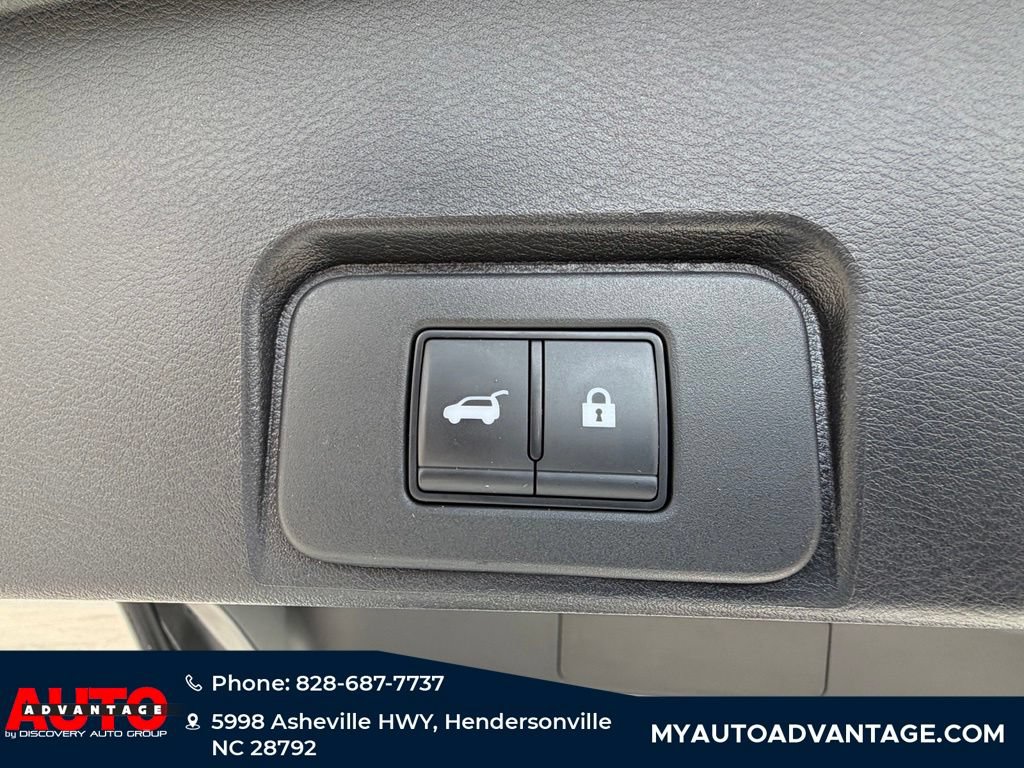 Used 2025 Nissan Rogue SV AWD/4WD image 28
