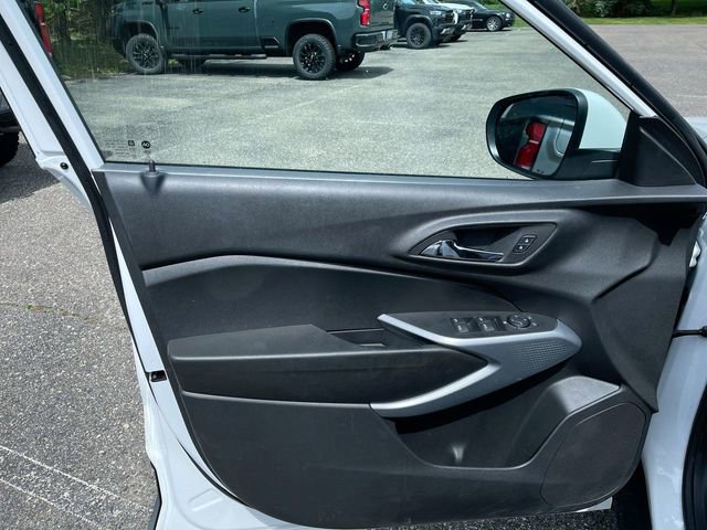 Used 2024 Chevrolet Trax LS w/ LS Convenience Package FWD image 20