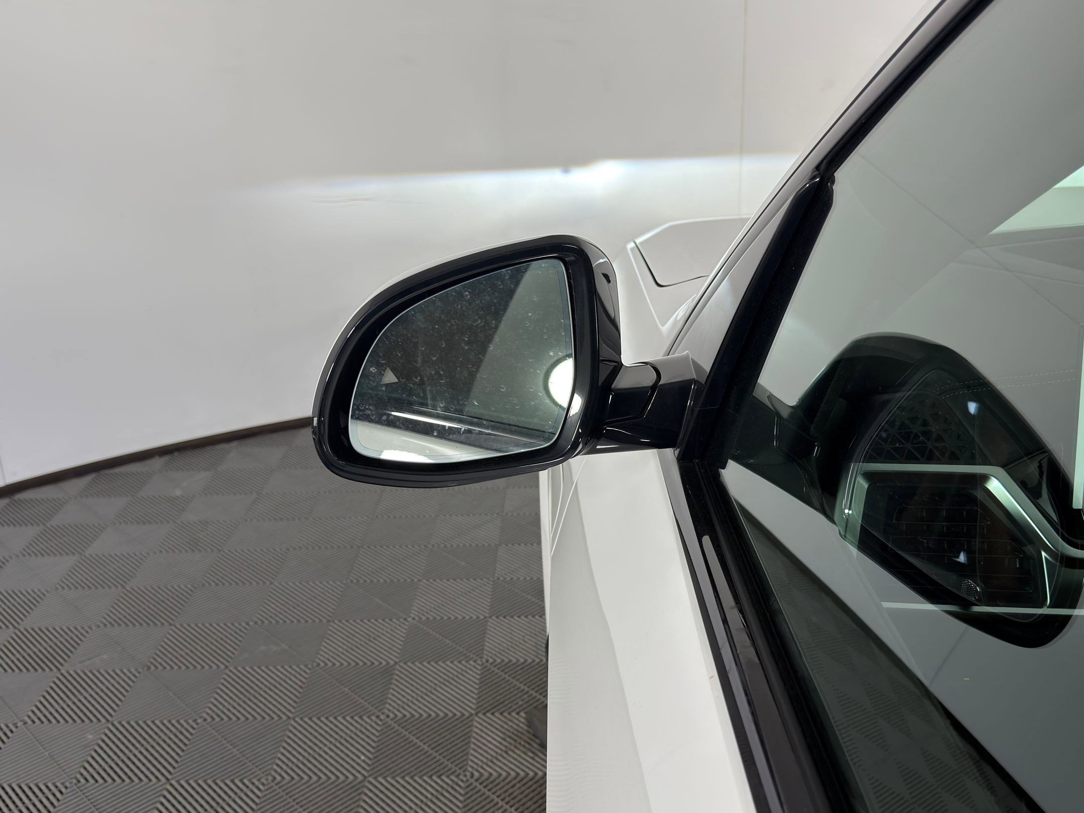 New 2026 BMW X5 xDrive50e w/ Executive Package image 21