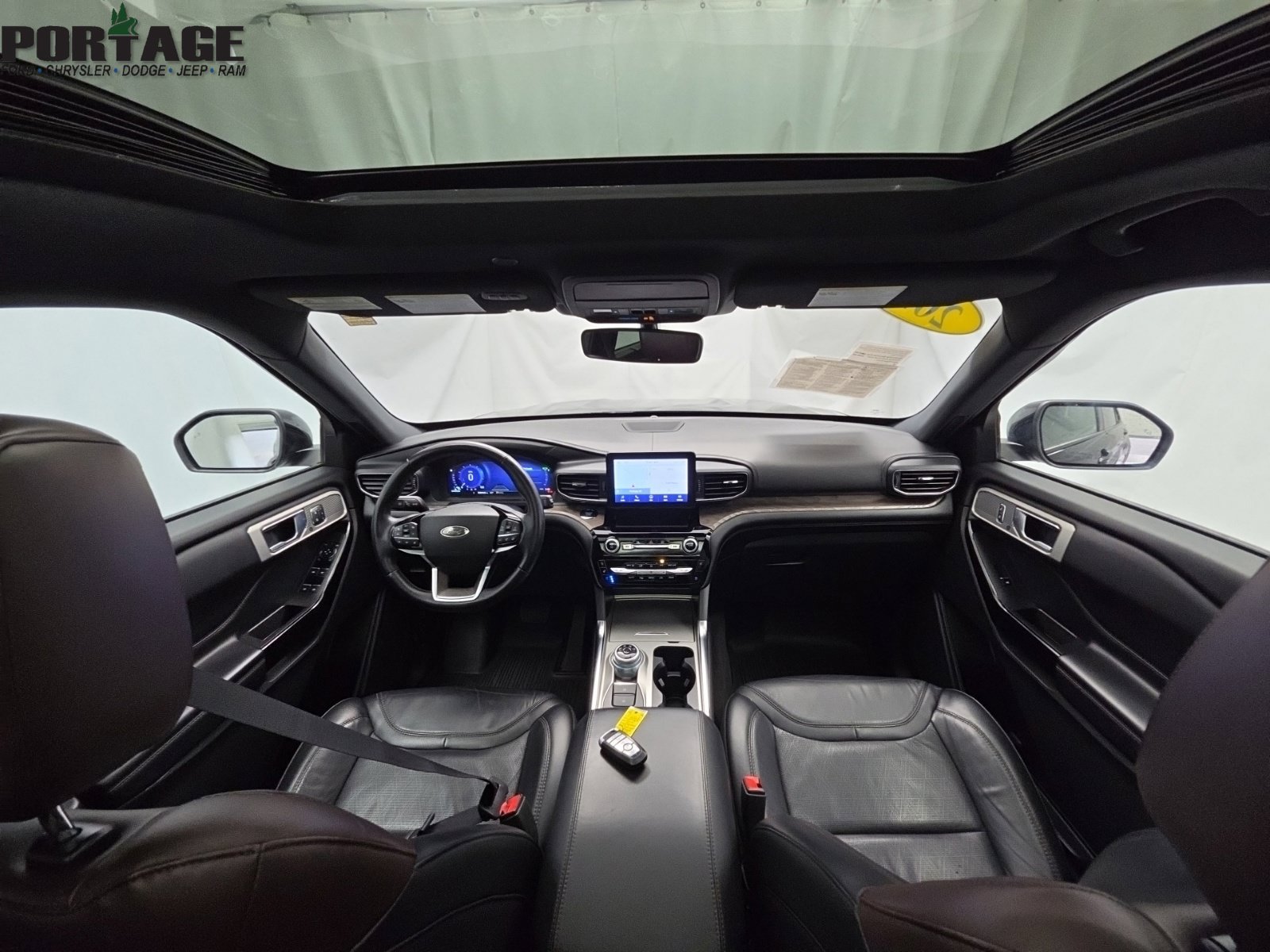 Used 2022 Ford Explorer Platinum w/ Class IV Trailer Tow Package AWD/4WD image 19