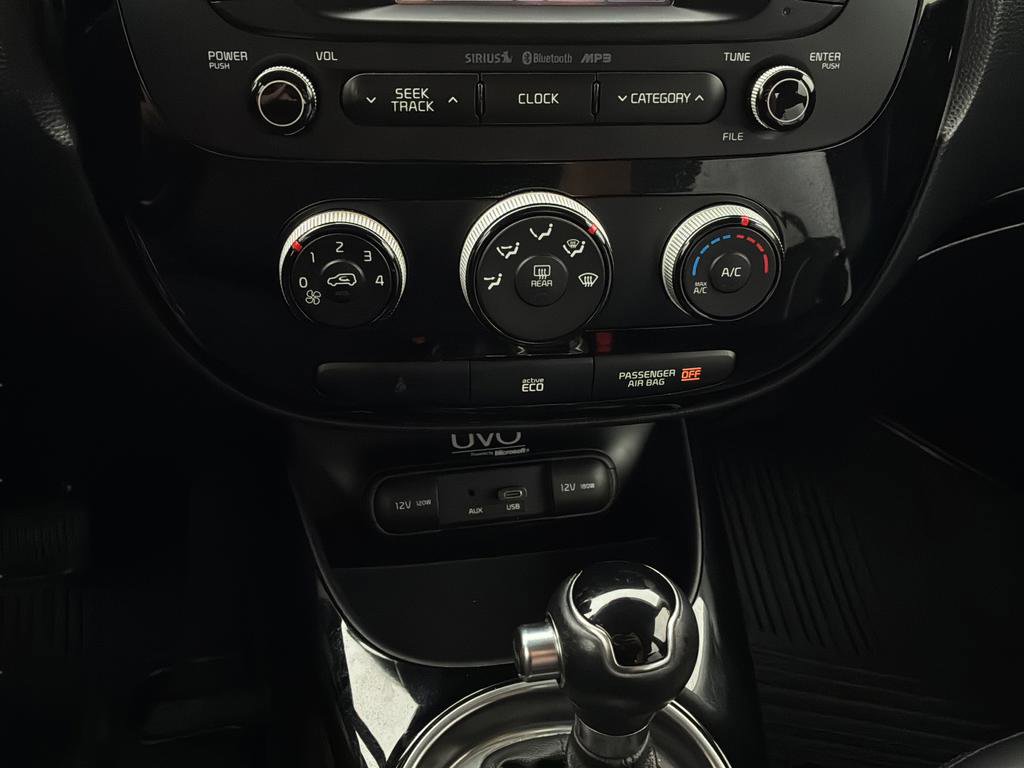 Used 2016 Kia Soul ! FWD image 21