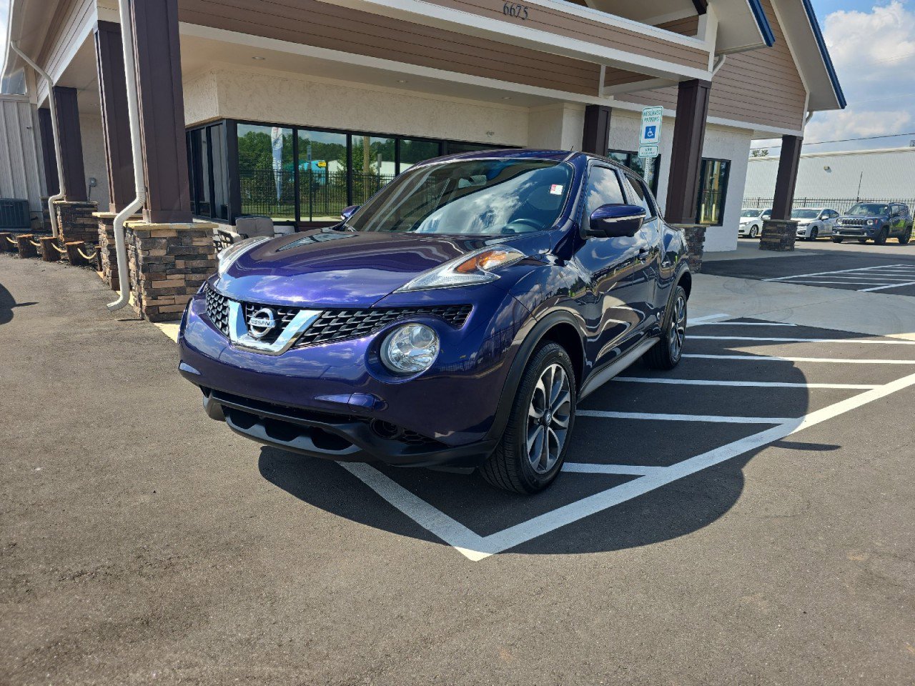 Used 2017 Nissan Juke SV w/ Technology Package image 2