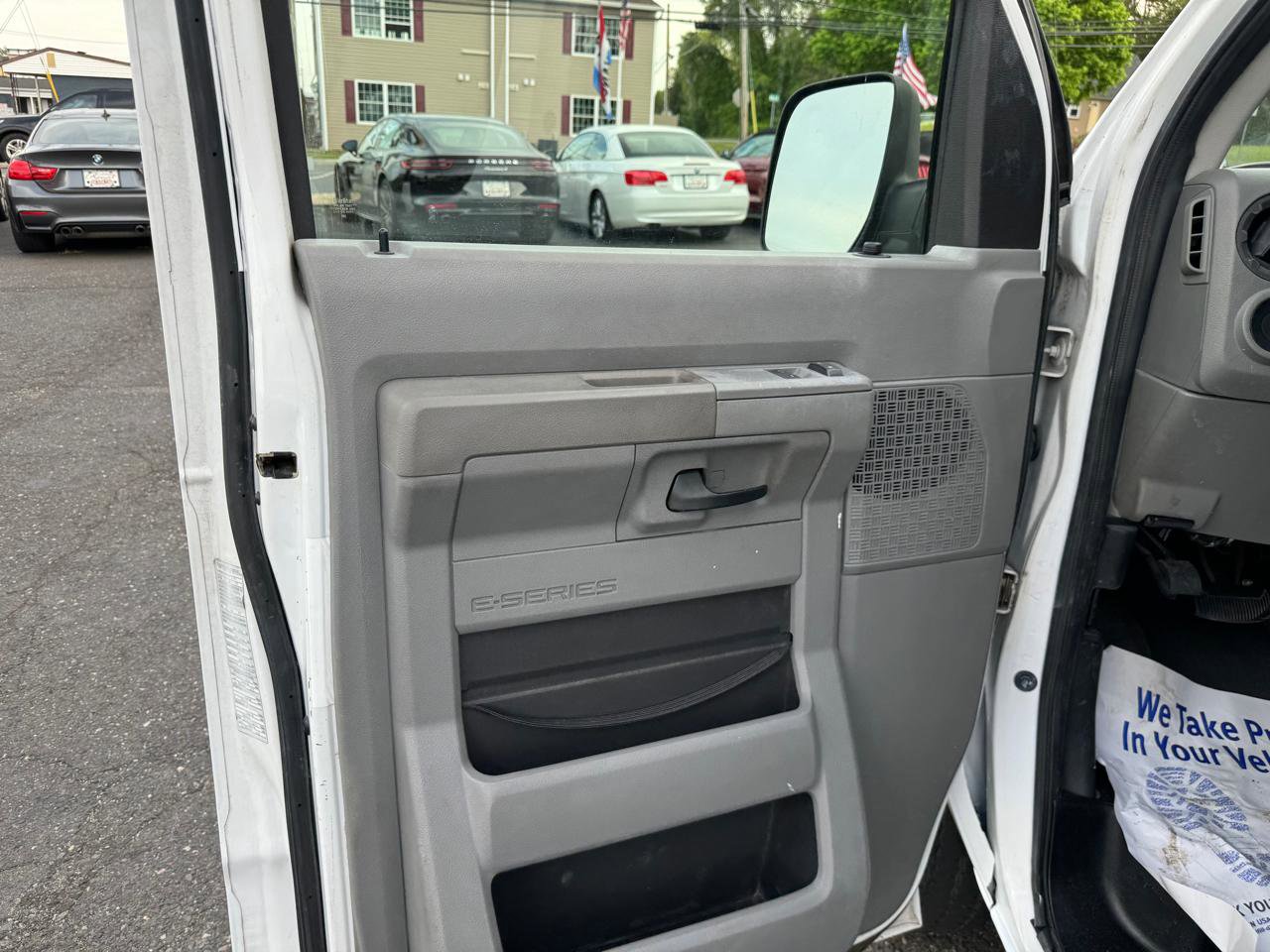 Used 2009 Ford E-250 and Econoline 250 Extended RWD image 9