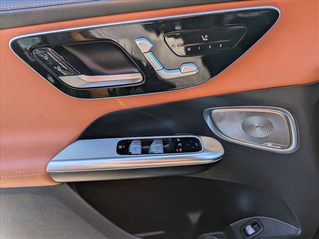 Used 2023 Mercedes-Benz GLC 300 4MATIC image 15