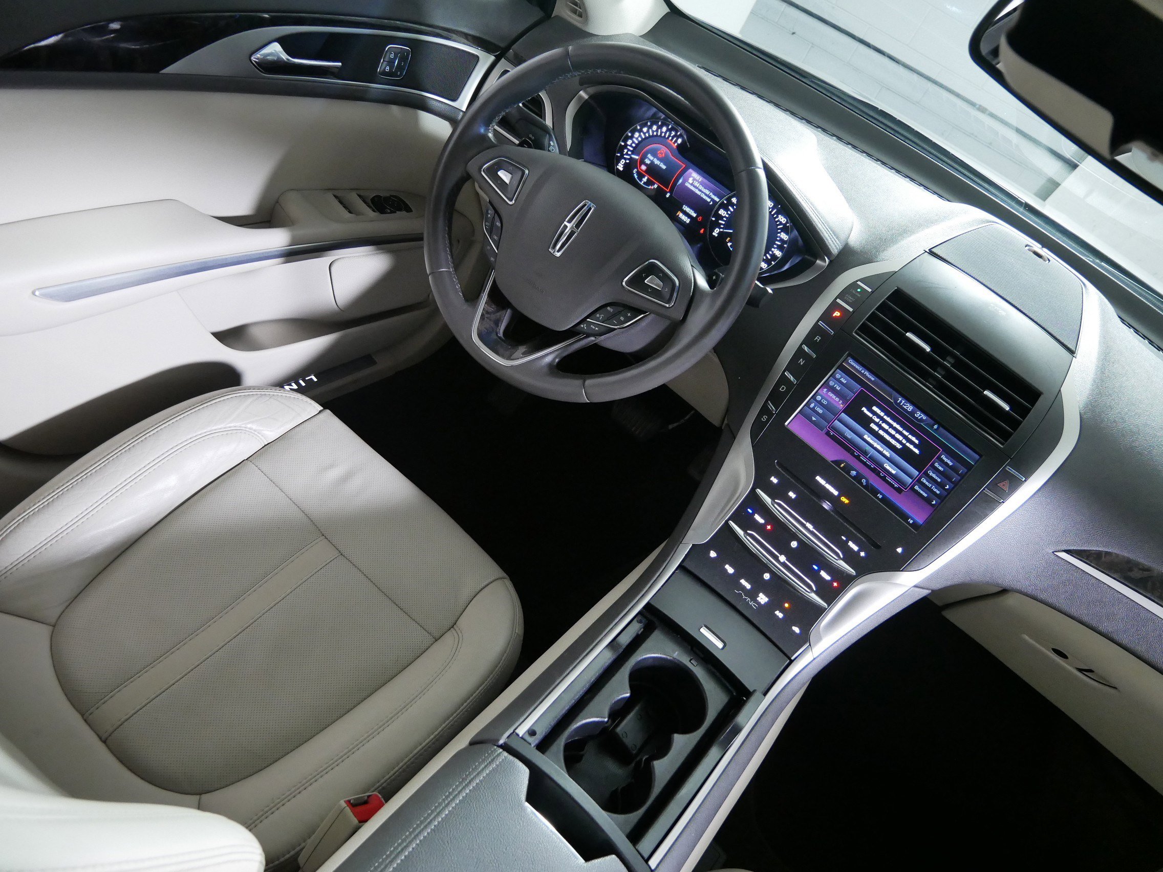 Used 2016 Lincoln MKZ w/ Equipment Group 300A Reserve image 9