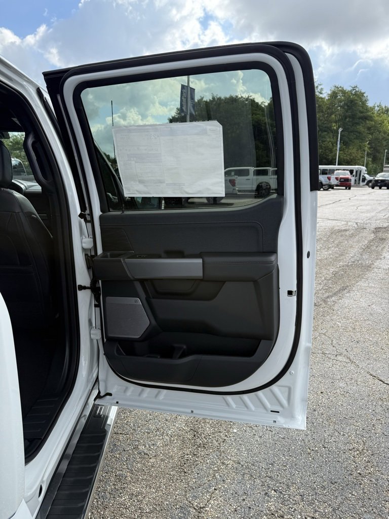New 2025 Ford F150 Lariat w/ Equipment Group 502A High image 16