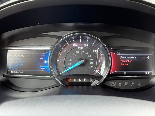 Used 2018 Ford Explorer XLT w/ Equipment Group 202A AWD/4WD image 19