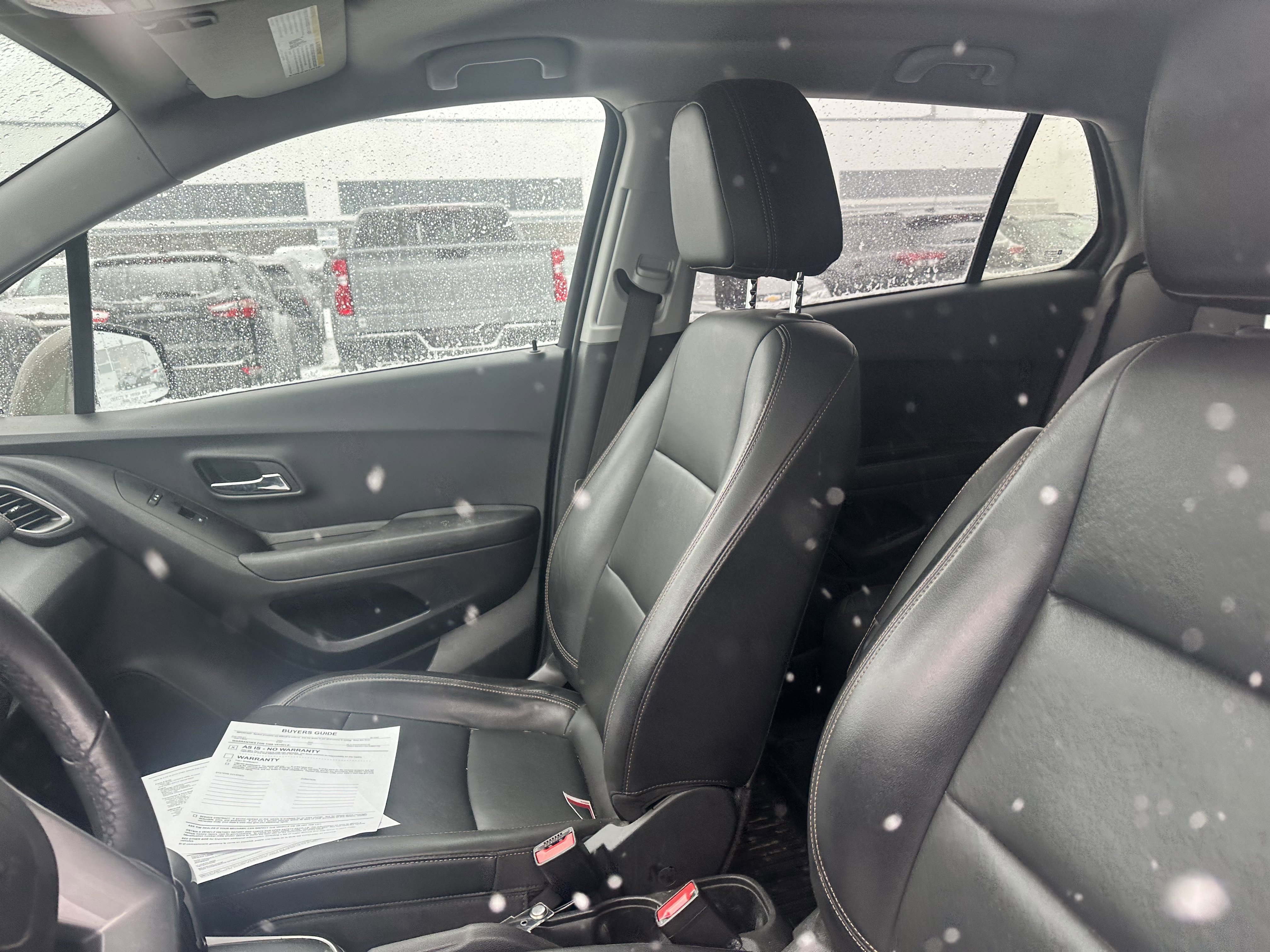 Used 2022 Chevrolet Trax LT w/ Premium Seat Package image 13