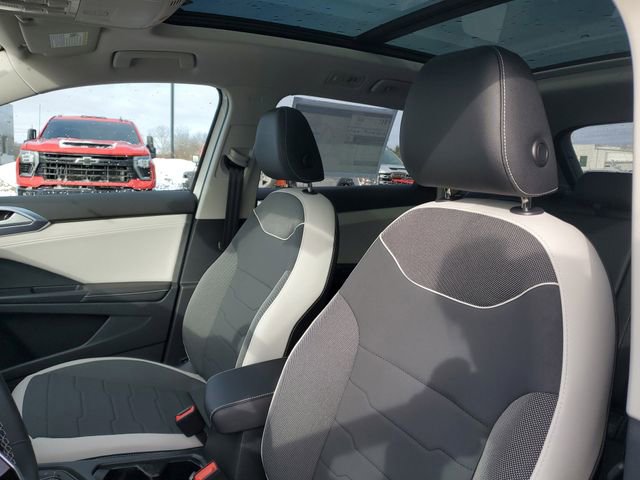 New 2026 Volkswagen Taos SE FWD image 10