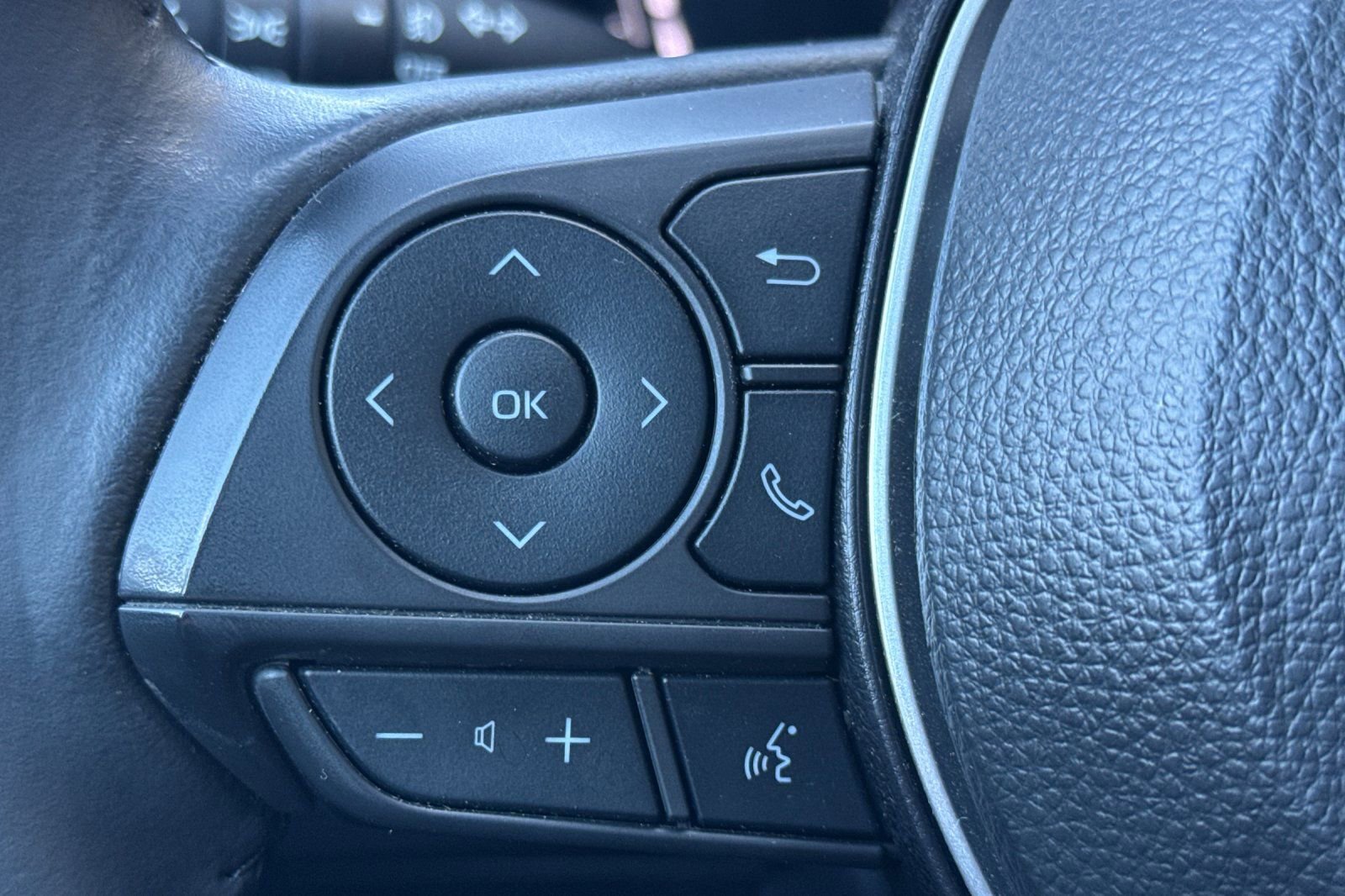 Certified 2024 Toyota Corolla Cross XLE w/ Convenience Package image 32