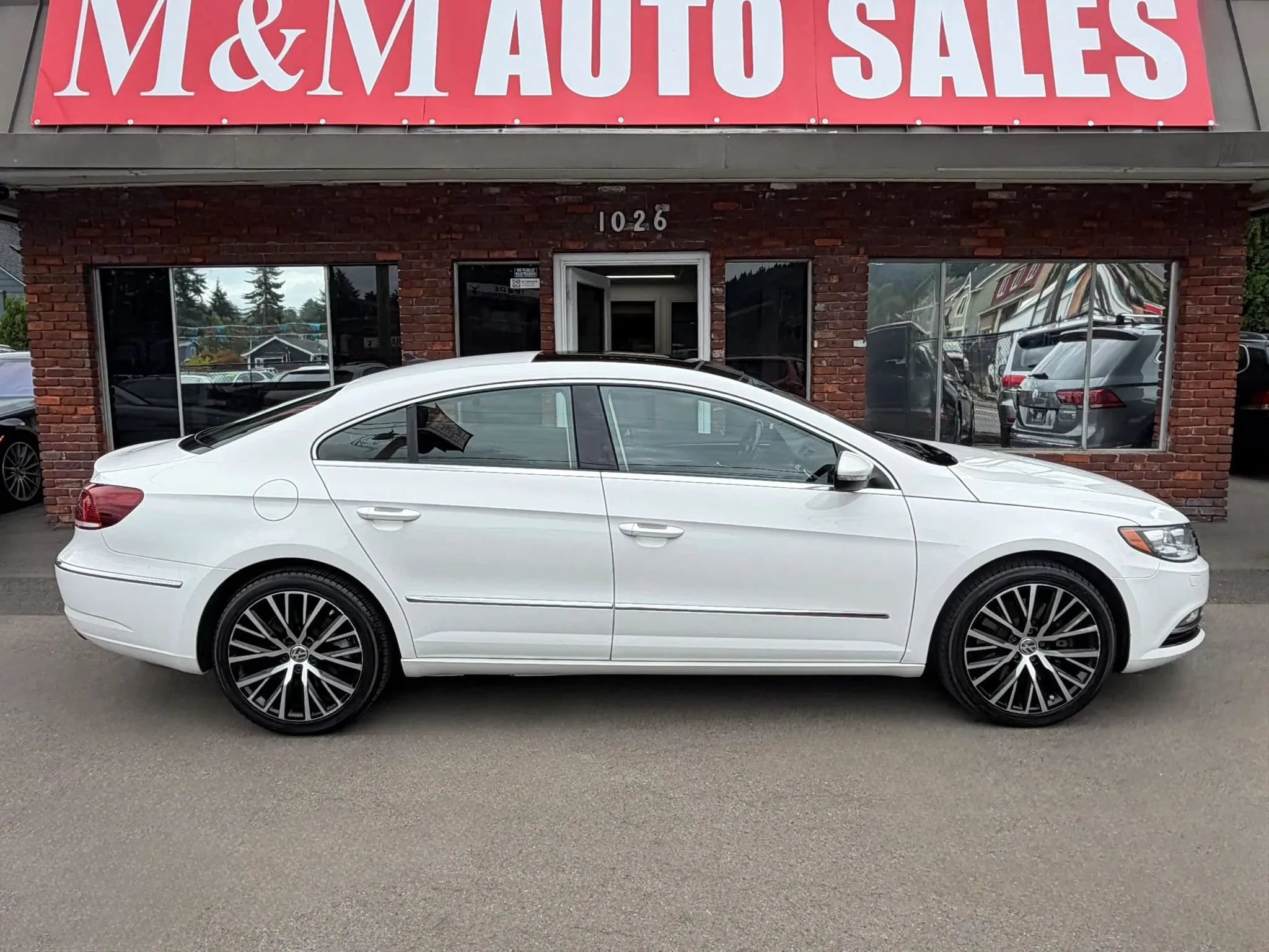 Used 2015 Volkswagen CC Executive AWD/4WD image 2