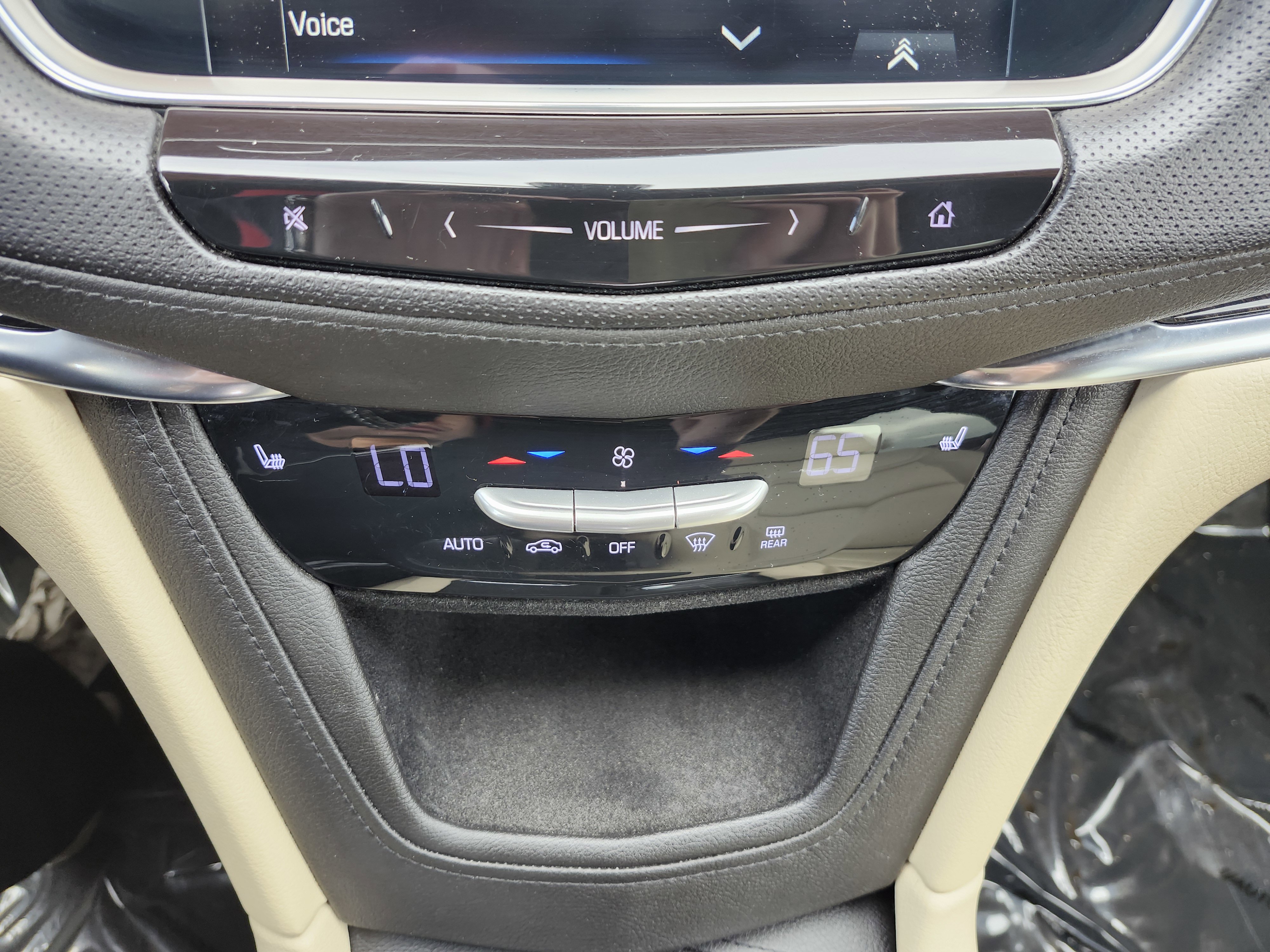 Used 2018 Cadillac XT5 AWD image 33