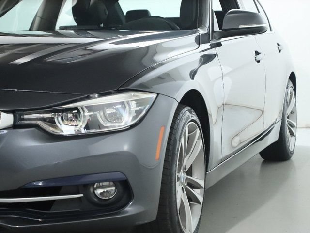 Used 2018 BMW 330i xDrive Sedan w/ Premium Package AWD/4WD image 5