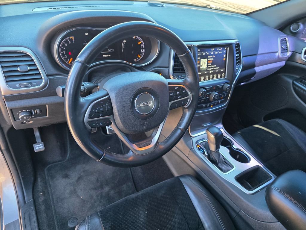 Used 2018 Jeep Grand Cherokee Laredo image 16