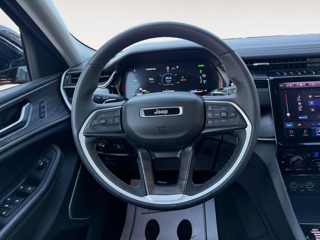 Used 2022 Jeep Grand Cherokee Limited 4xe w/ Luxury Tech Group II image 12