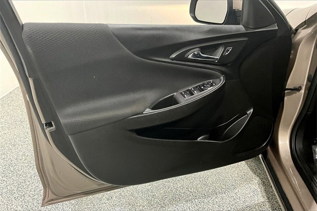 Used 2023 Chevrolet Malibu LT image 21