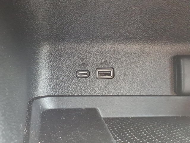 Used 2026 Chevrolet Traverse High Country w/ LPO, Floor Liner Package AWD/4WD image 17