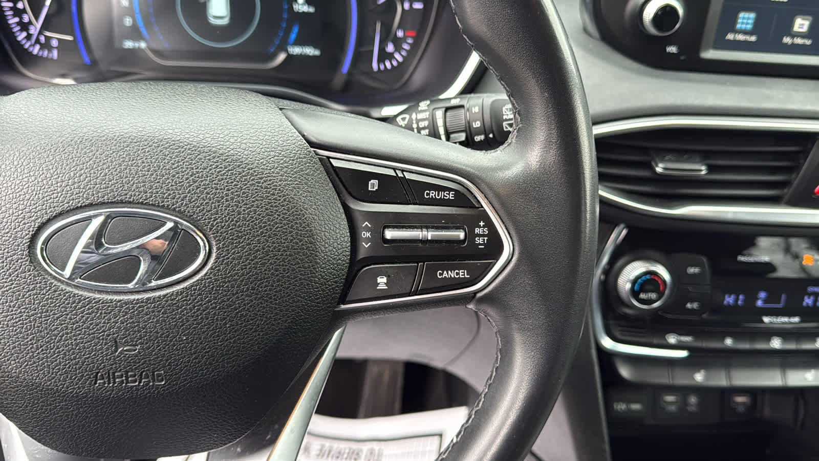 Used 2019 Hyundai Santa Fe SEL image 16