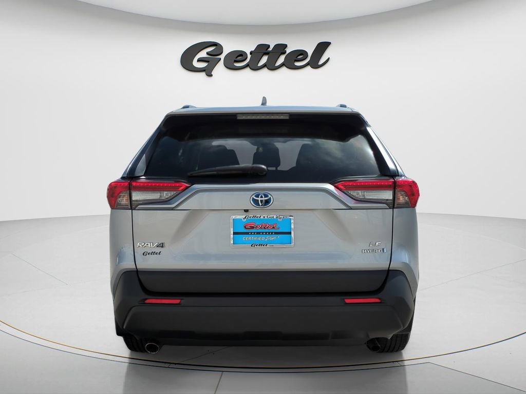 Used 2021 Toyota RAV4 LE image 5
