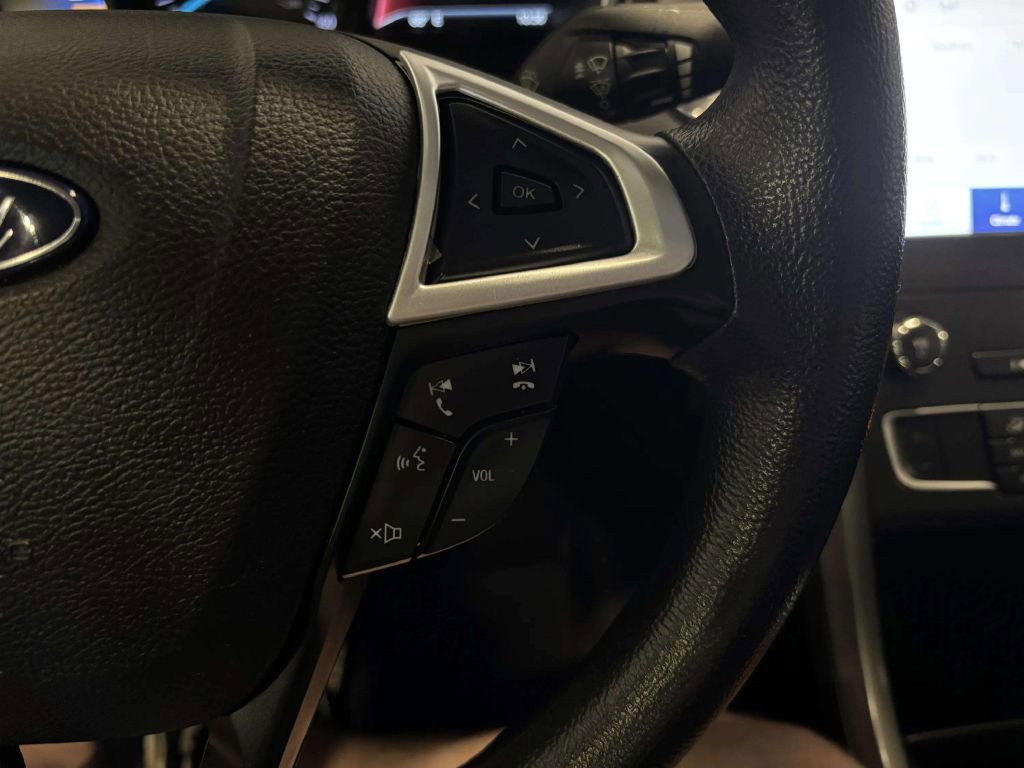 Used 2020 Ford Fusion SE image 43