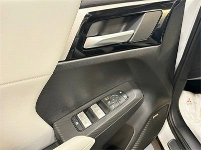 New 2026 Mitsubishi Outlander SE image 14