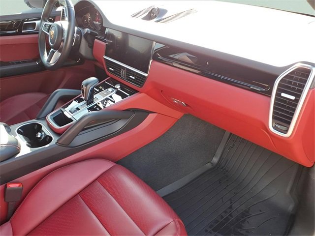 Used 2023 Porsche Cayenne Platinum Edition image 20
