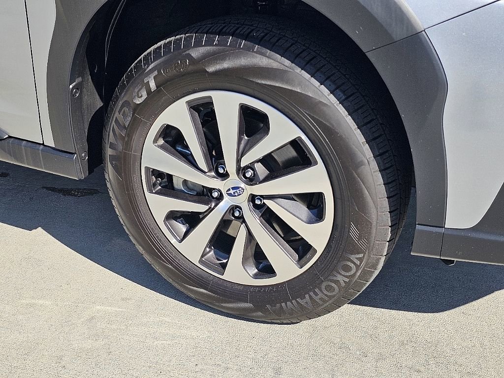Certified 2025 Subaru Outback Premium image 9